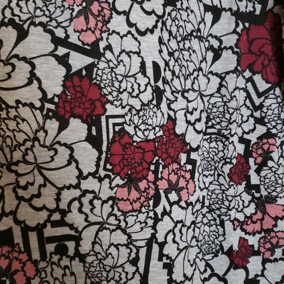 LulaRoe Julia 2xl - Picture 2 of 4